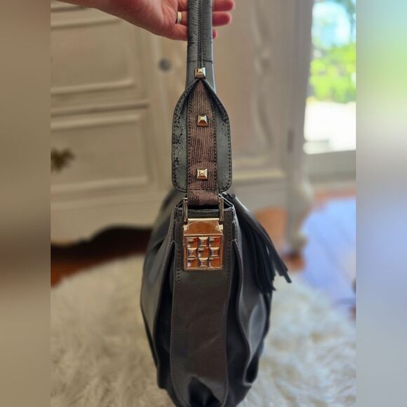 Vintage RARE Sharif Black and Gray Shoulder Bag with Metallic Emblem - Picture 4 of 16